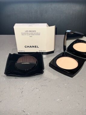 Chanel Les Beiges Healthy Glow Sheer Powder B20 - New/Unused